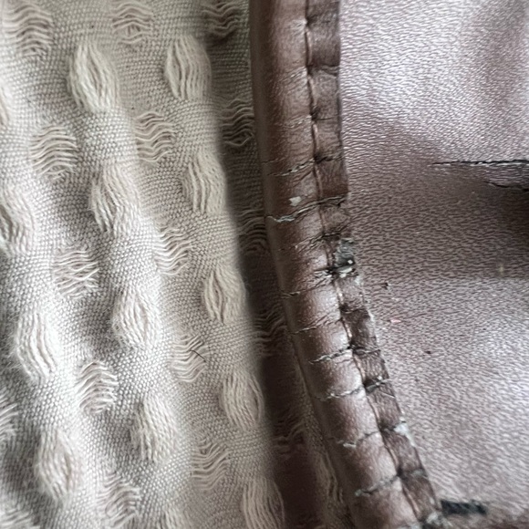 Gucci Beige and Brown Crossbody Bag with Bamboo Detail - Picture 12 of 16